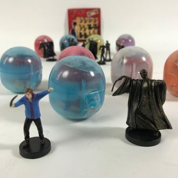 OUĂ CU SURPRIZĂ - MIX FIGURINE HARRY POTTER &Icirc;N CAPSULE (100 buc.)