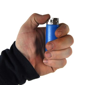 Pistol de Apă de Jucărie tip Brichetă Farsă pe Card (24 buc.)