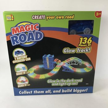 Set Circuit MAGIC ROAD cu Mașină Fosforescentă și Lift, 136 Piese