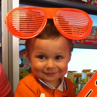 MEGA OCHELARI SHUTTER SHADES PORTOCALII (8 buc.)