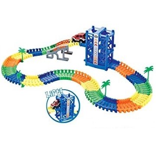Set Circuit MAGIC ROAD cu Mașină Fosforescentă și Lift, 136 Piese